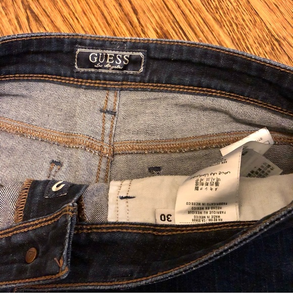 Guess size 30 blue denim jean shorts - Picture 2 of 3